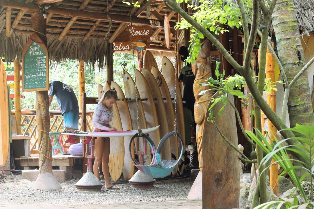 Отель Balsa Surf Camp By Rotamundos Монтаньита Экстерьер фото